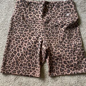 **Nike leopard biker shorts**